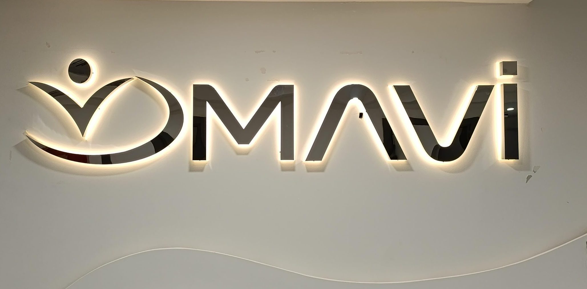 Mavi Laboratuvarlar Grubu Pleksi Harf Üzeri Paslanmaz Kutu Harf